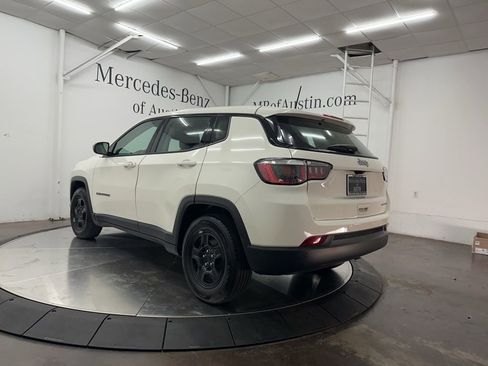 Used 2019 Jeep Compass Sport w/ Tech Group FWD image 4