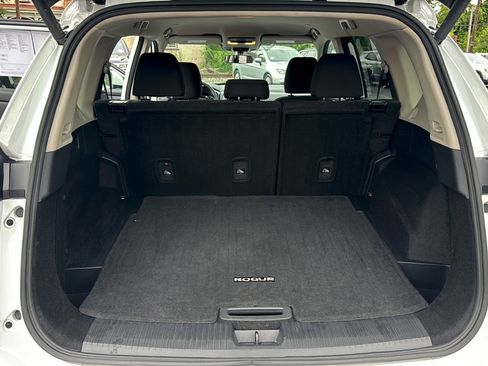 Used 2024 Nissan Rogue SV FWD image 19