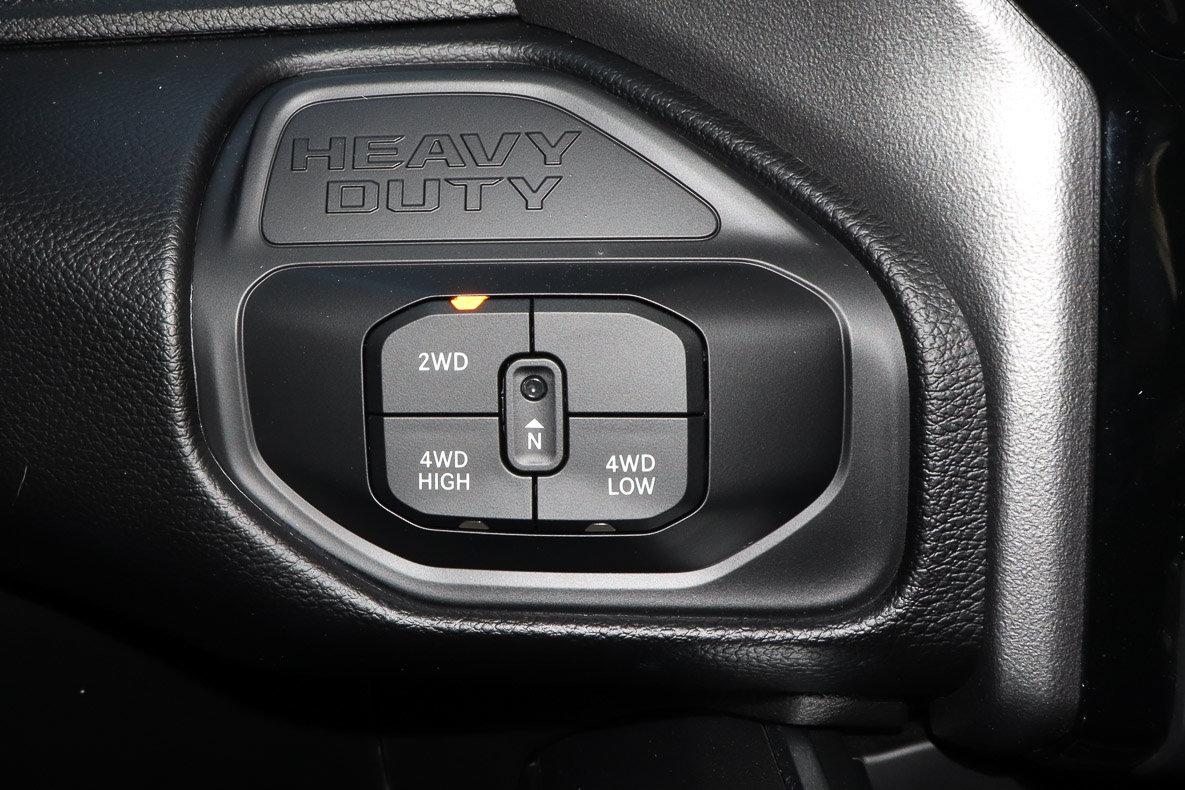 Used 2025 RAM 2500 Laramie AWD/4WD image 21