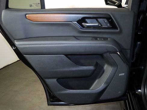 Used 2025 GMC Yukon Denali image 29