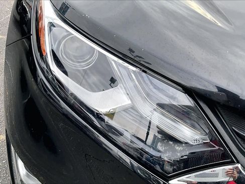 Used 2020 Chevrolet Equinox LT image 27