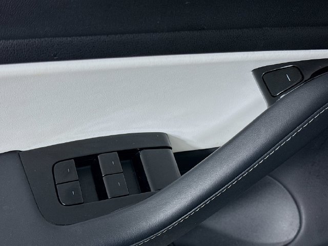 Used 2018 Tesla Model 3 Long Range AWD/4WD image 17