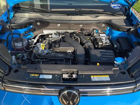 New 2025 Volkswagen Taos SE image 23