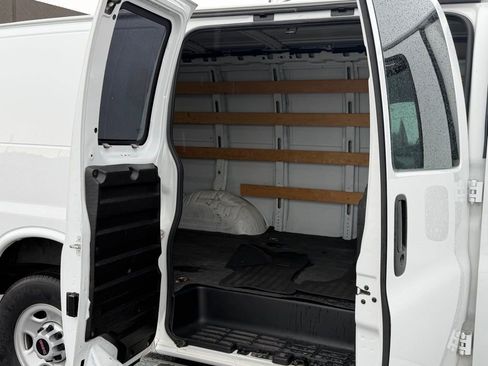 Used 2019 GMC Savana 2500 w/ Driver Convenience Package RWD image 8