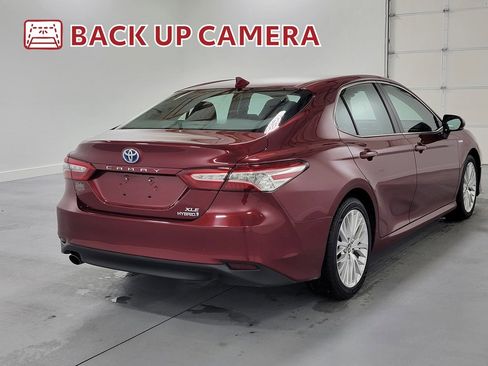 Used 2020 Toyota Camry XLE image 9