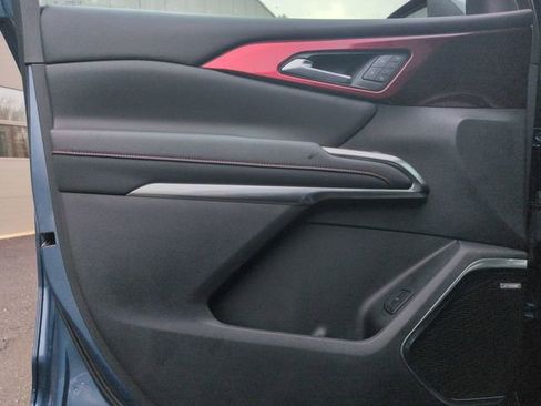 Used 2024 Chevrolet Traverse RS image 23