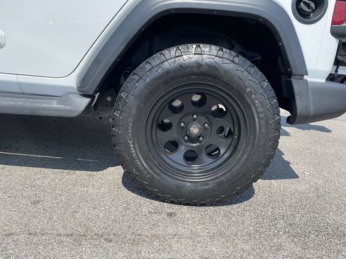 Used 2018 Jeep Wrangler Unlimited Sport S AWD/4WD image 10