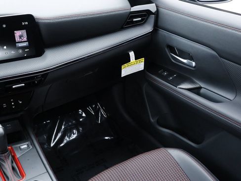 Used 2025 Nissan Kicks SR w/ SR Premium Package AWD/4WD image 25