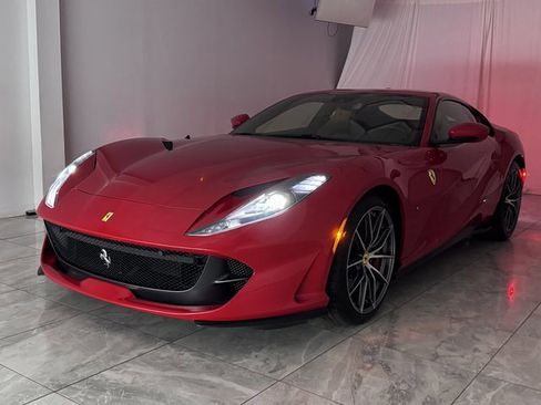 Used 2020 Ferrari 812 Superfast image 34