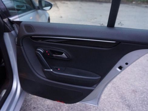Used 2014 Volkswagen CC Executive FWD image 26
