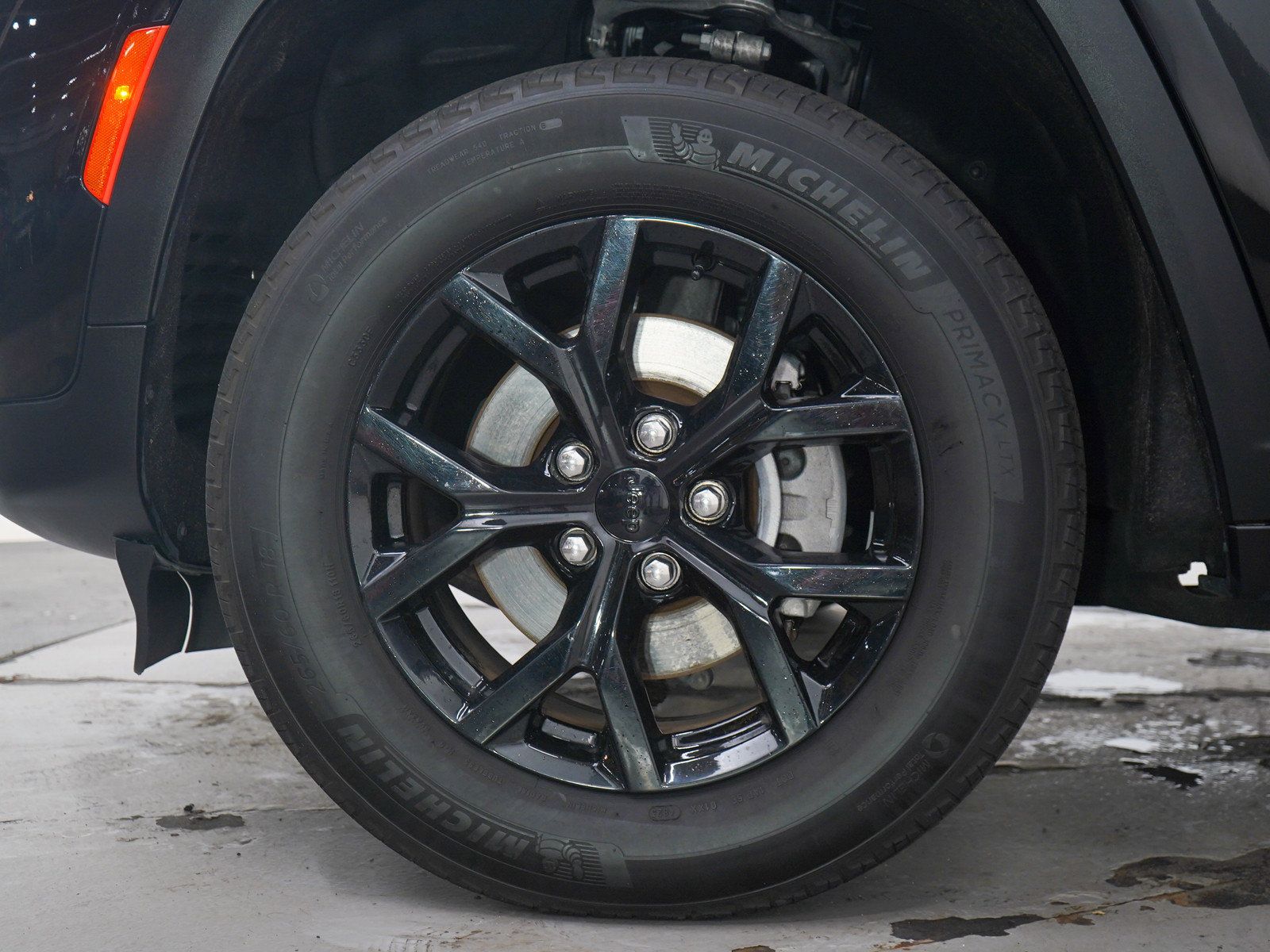 Used 2024 Jeep Grand Cherokee Altitude AWD/4WD image 29