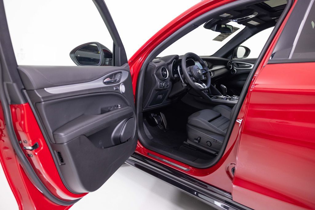 New 2026 Alfa Romeo Stelvio Sprint AWD/4WD image 18