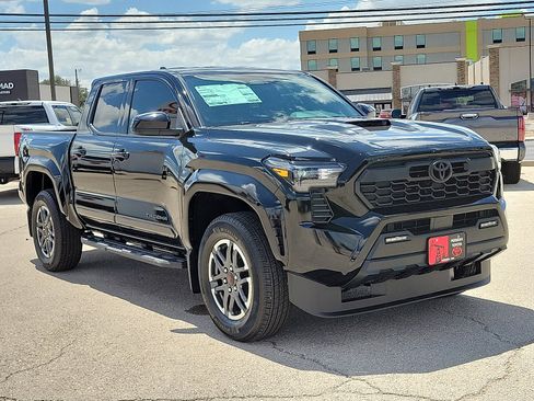 New 2025 Toyota Tacoma TRD Sport image 6