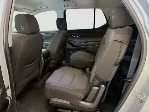 Used 2021 Chevrolet Traverse LT image 29