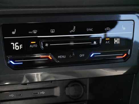 Certified 2024 Volkswagen Tiguan SE R-Line image 23