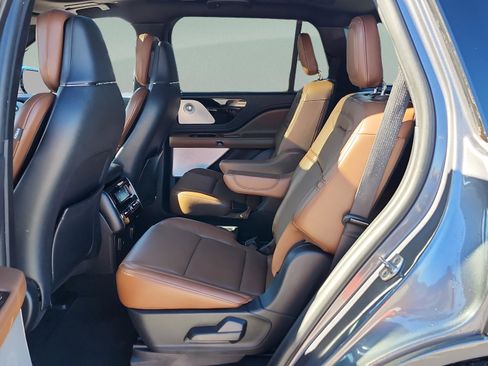 Used 2021 Lincoln Aviator Reserve w/ Equipment Group 208A image 34