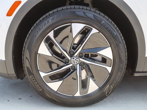 Used 2022 Volkswagen ID.4 Pro image 11