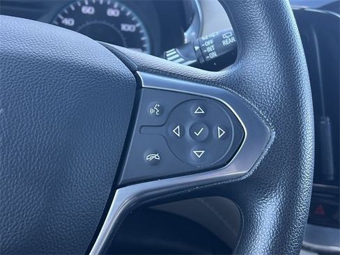 Used 2023 Chevrolet Traverse LS image 19