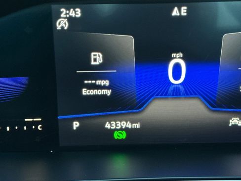 Used 2022 Volkswagen Taos SE w/ IQ.Drive SE Package image 27