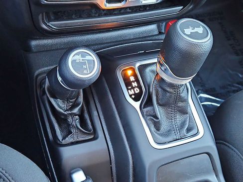 Used 2021 Jeep Wrangler Unlimited Sport image 29