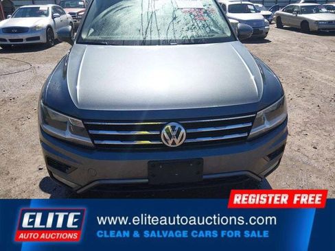 Used 2018 Volkswagen Tiguan SEL AWD/4WD image 23