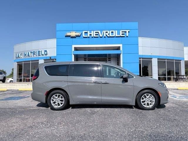 Used 2023 Chrysler Pacifica Touring-L FWD image 1