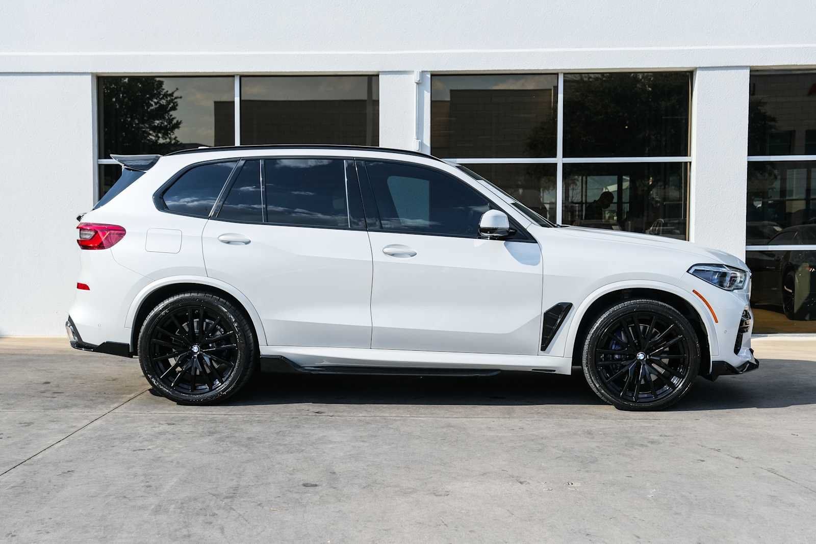 Used 2019 BMW X5 xDrive40i w/ M Sport Package AWD/4WD image 7