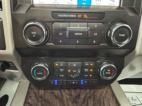 Used 2019 Ford F250 Lariat w/ Lariat Ultimate Package AWD/4WD image 27