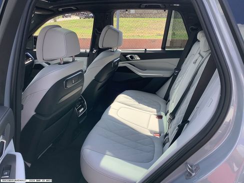 Used 2024 BMW X5 M60i AWD/4WD image 8