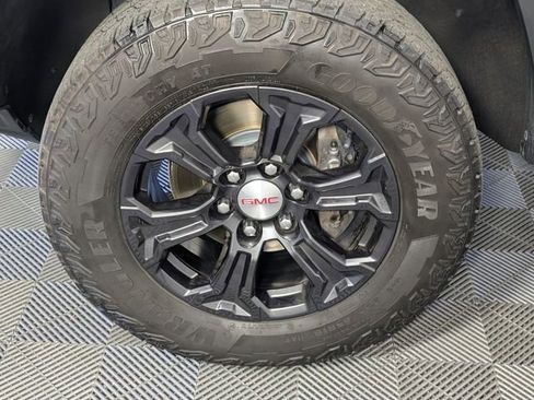 Used 2024 GMC Canyon Elevation w/ Elevation Premium Package AWD/4WD image 8