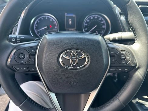 Used 2018 Toyota Camry SE FWD image 12