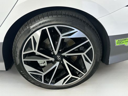 Used 2023 Hyundai Ioniq 6 SEL RWD image 11