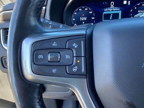 Used 2023 Chevrolet Suburban Z71 w/ Luxury Package image 22