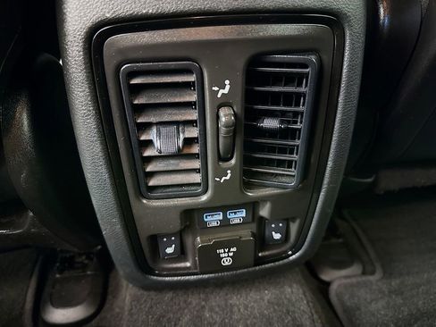 Used 2022 Dodge Durango GT image 33