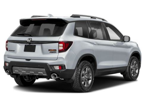 Used 2025 Honda Passport TrailSport image 2