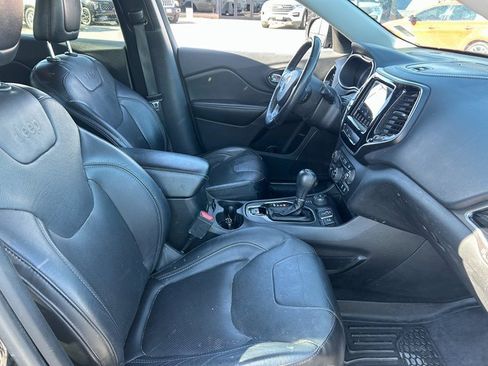 Used 2019 Jeep Cherokee Limited image 35
