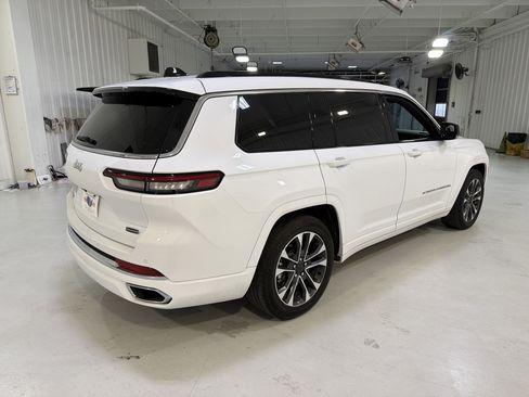 Used 2025 Jeep Grand Cherokee L Overland image 5