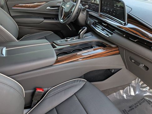 Certified 2024 Cadillac Escalade Premium Luxury w/ Performance Package image 20