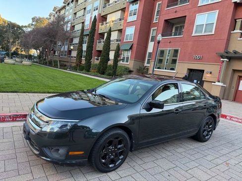 Used 2010 Ford Fusion SE FWD image 3
