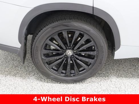 Used 2023 Toyota Highlander XSE image 6