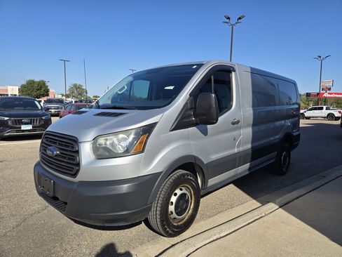 Used 2015 Ford Transit 250 130 Low Roof image 3