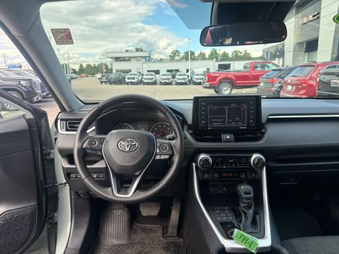 Used 2022 Toyota RAV4 XLE w/ Convenience Package AWD/4WD image 15