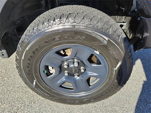 Used 2023 Jeep Wrangler Sport image 16