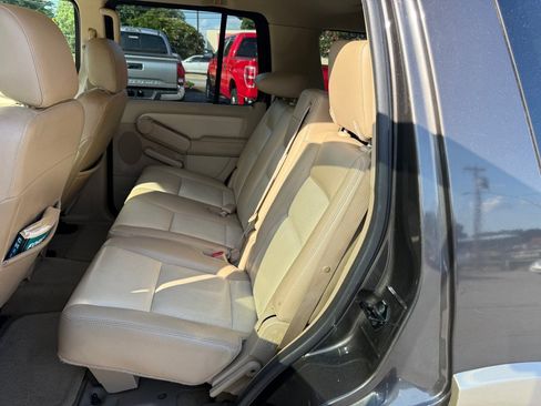 Used 2006 Ford Explorer Eddie Bauer RWD image 12