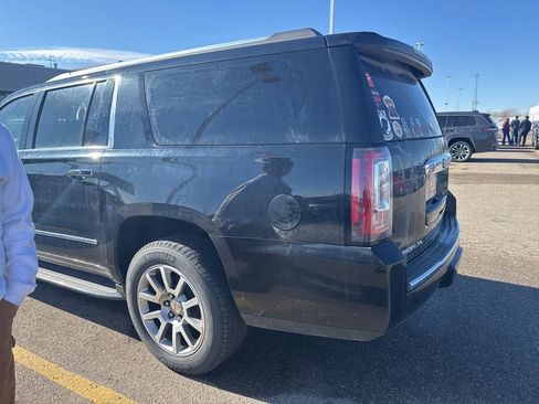 Used 2019 GMC Yukon XL Denali image 6