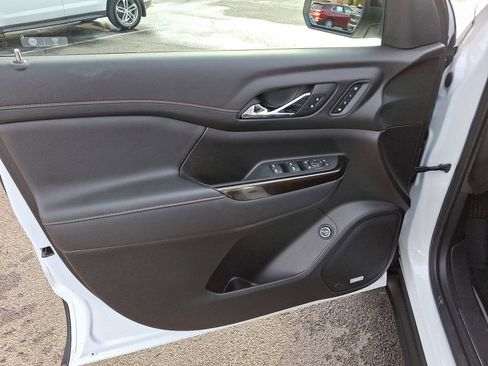 Used 2023 GMC Acadia AT4 w/ Technology Package image 12