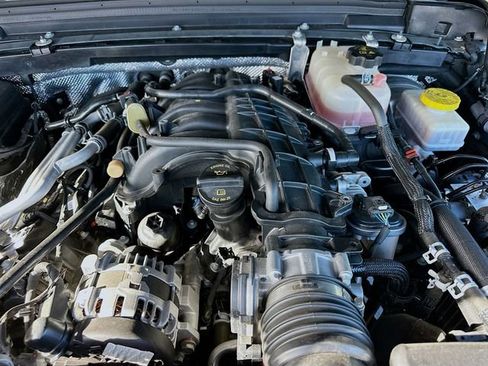 Used 2024 Jeep Wrangler Sport S image 28