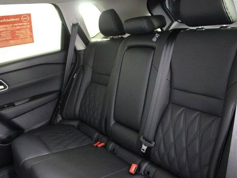 Certified 2025 Nissan Rogue Platinum FWD image 21