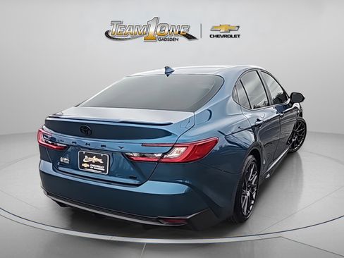 Used 2025 Toyota Camry SE image 4