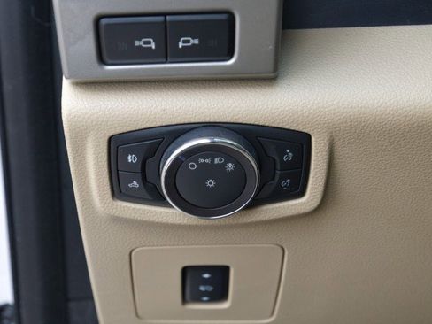 Used 2017 Ford F150 Lariat image 18